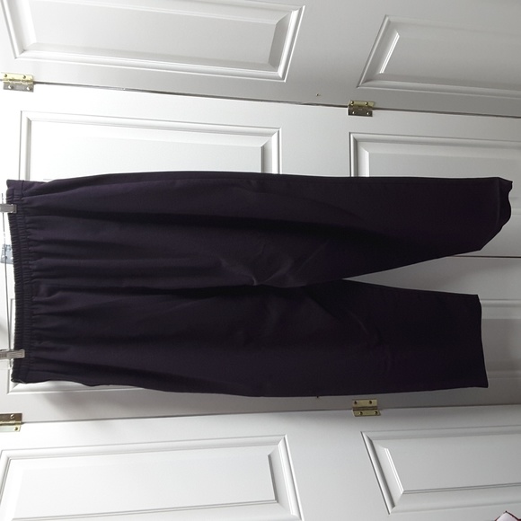 2 piece pantsuit by Danny&Nicole - Picture 5 of 6